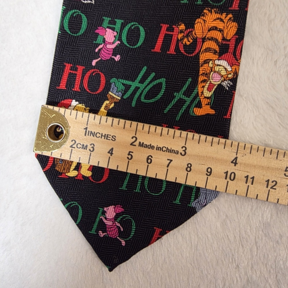 Vintage Disney Winnie Pooh Christmas Ho Ho Ho Novelty Tie 100% Silk 4in - Picture 3 of 7